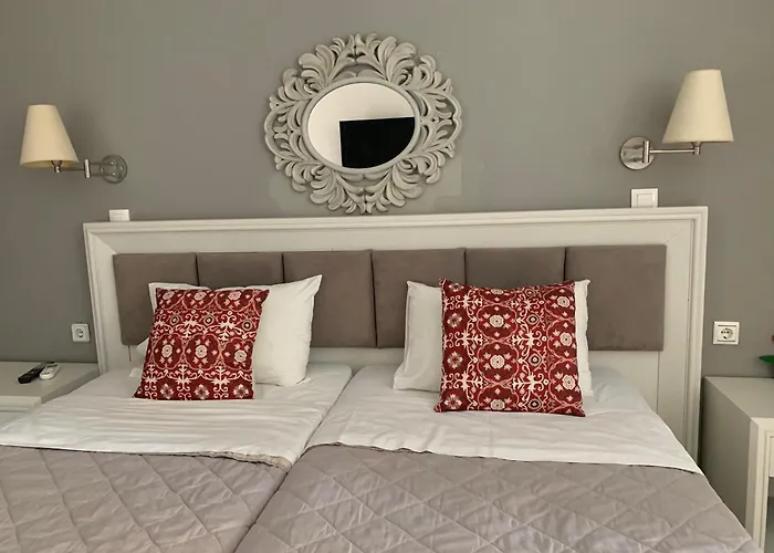 Alkyonides Boutique クレマスティ