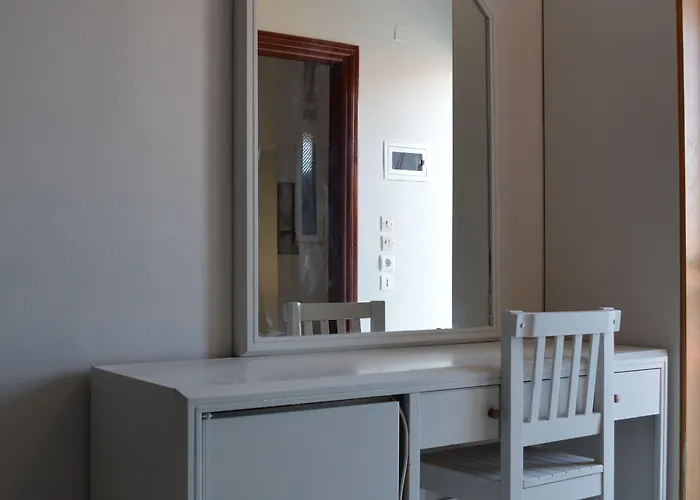 Alkyonides Boutique クレマスティ