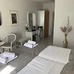 Alkyonides Boutique クレマスティ