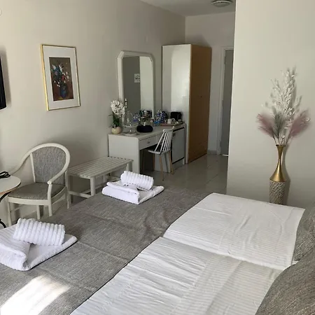 Alkyonides Boutique Kremastí